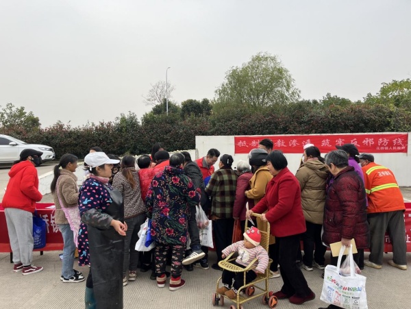600安徽芜湖湾沚：抵制邪教渗透 筑牢反邪防线图片1_副本.jpg
